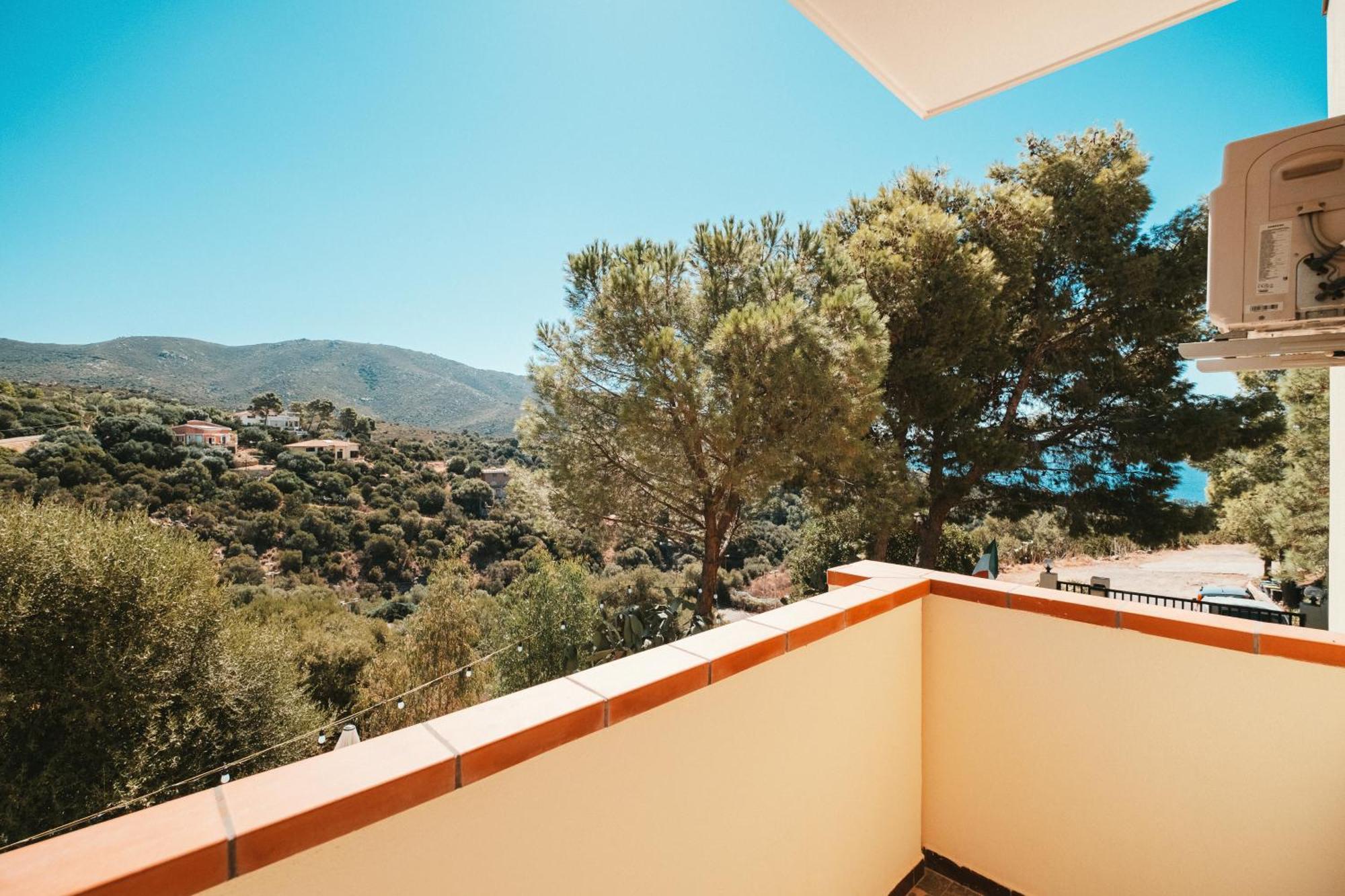 Villa Bella Salmagi - Surya Sardinia Holidays & Yoga Капитана Экстерьер фото